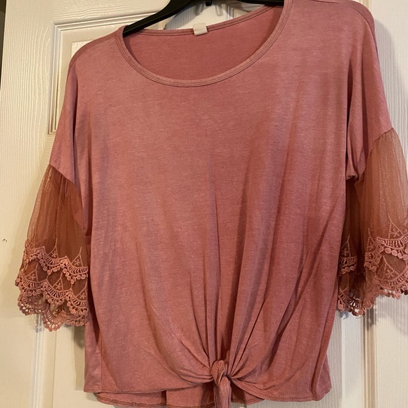 Tops - Pink knot shirt